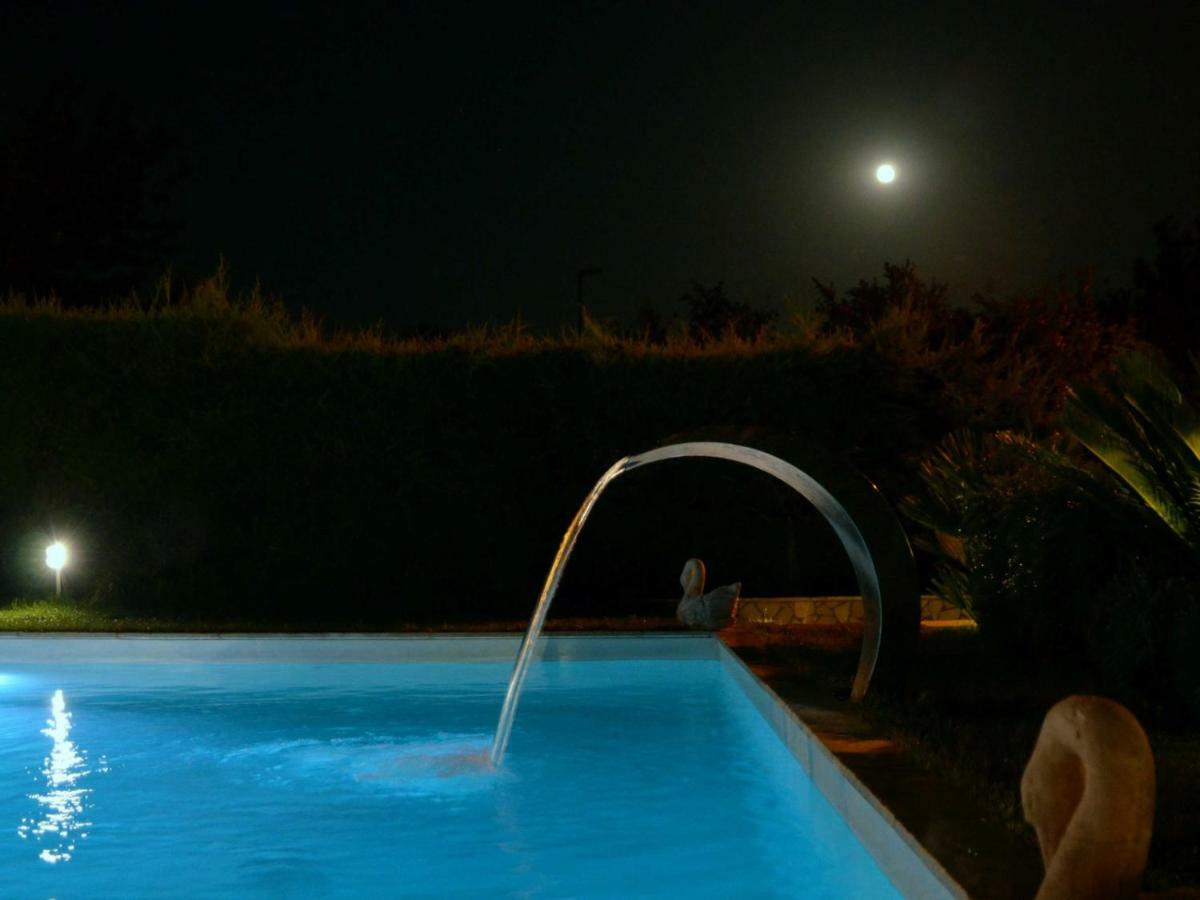 Casa Vacanze Un Tuffo Nel Blu Villa Matera Exterior foto